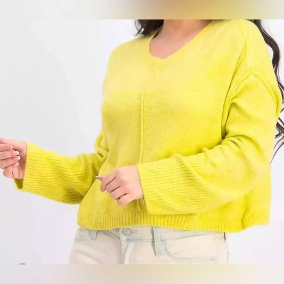 Hooked Up Women Cropped Pullover Sweater - Picture 1 of 9